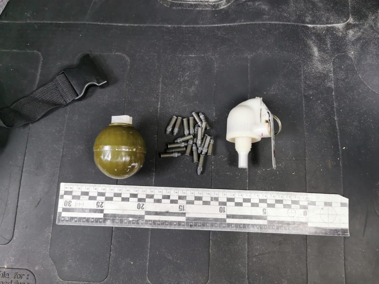 Изъятое при обыске оружие