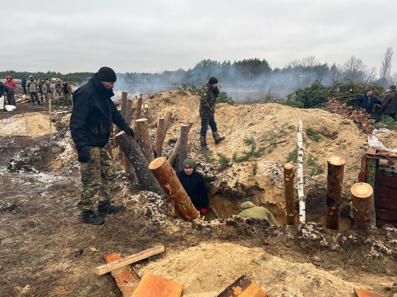 В северных областях Украины укрепляют границу - фото сооружений