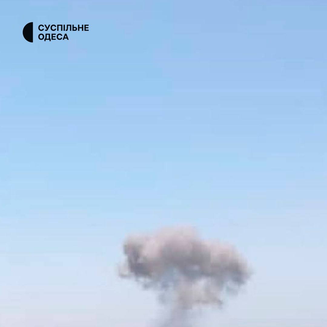 Ещё фото дыма после удара по Одессе
