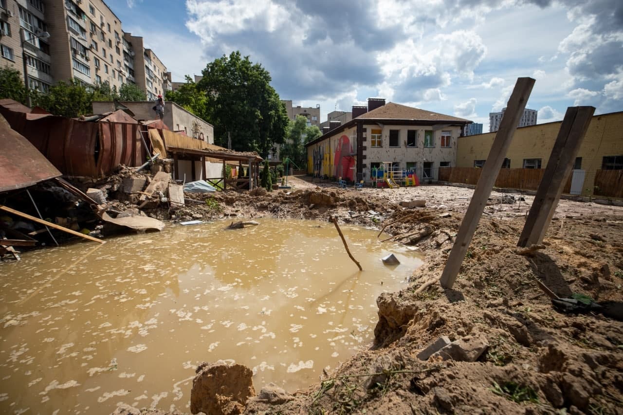 Последствия обстрелов в Киеве