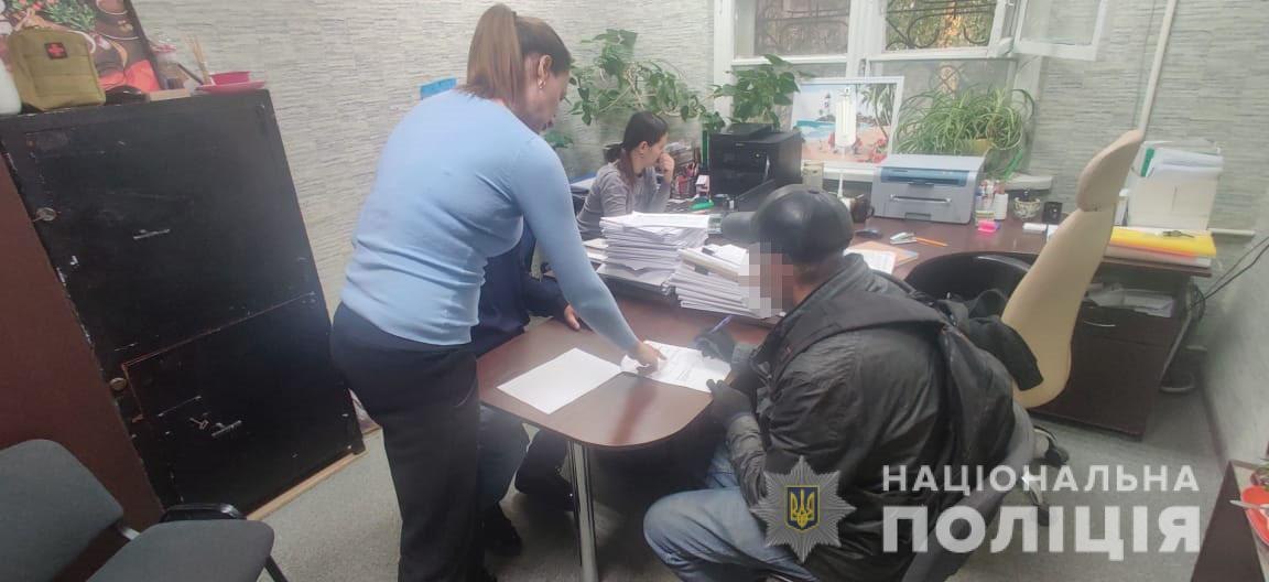 Полиция Харьковской области сообщила о том, что 52-летнего харьковчанина подозревают в коллаборационистской деятельности