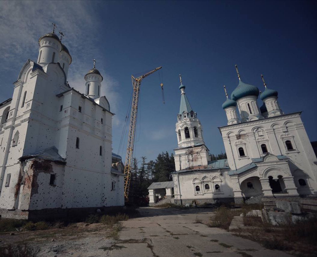 Монастырь после обстрелов