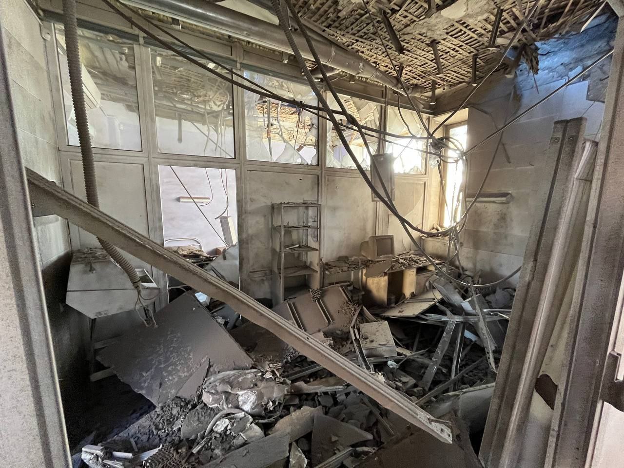 Последствия обстрела химзавода "Стирол" в Горловке