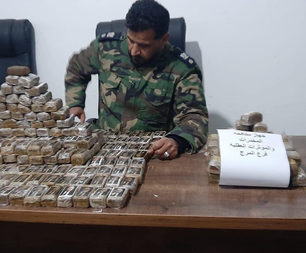 На северо-востоке Ливии нашли крупную партию гашиша с портретом Путина. Фото