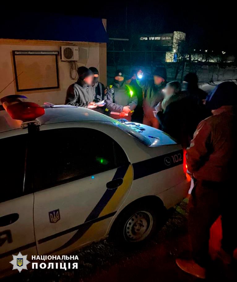 В Хмельницком полицейского поймали на сливе информации. Скриншот https://www.facebook.com/%D0%94%D0%B5%D0%BF%D0%B0%D1%80%D1%82%D0%B0%D0%BC%D0%B5%D0%BD%D1%82-%D0%B2%D0%BD%D1%83%D1%82%D1%80%D1%96%D1%88%D0%BD%D1%8C%D0%BE%D1%97-%D0%B1%D0%B5%D0%B7%D0%BF%D0%B5%D0%BA%D0%B8-%D0%9D%D0%B0%D1%86%D1%96%D0%BE%D0%BD%D0%B0%D0%BB%D1%8C%D0%BD%D0%BE%D1%97-%D0%BF%D0%BE%D0%BB%D1%96%D1%86%D1%96%D1%97-%D0%A3%D0%BA%D1%80%D0%B0%D1%97%D0%BD%D0%B8-959666410789182